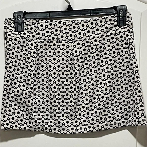 🖤 Altar'd State Sz Medium Floral Black White 3 Button 70’s Inspired Skirt Y2K - Picture 4 of 7